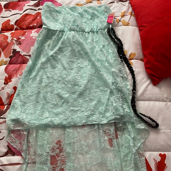 Dress - Picture 3 of 3